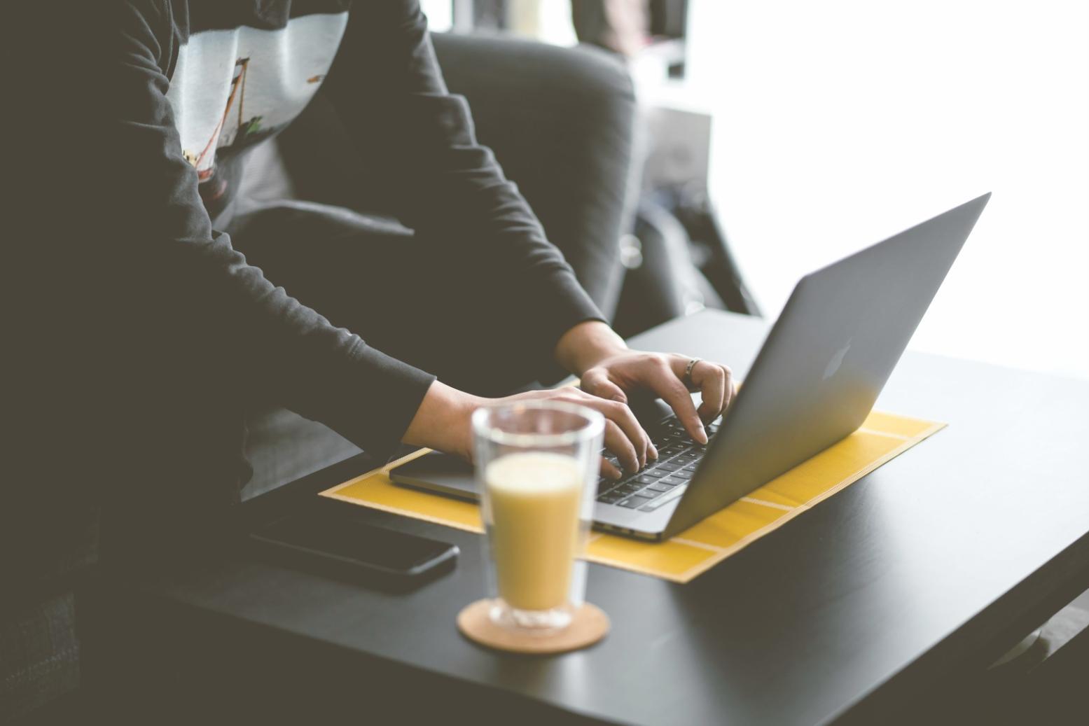 Analyse approfondie des données financières avec graphiques et tendances